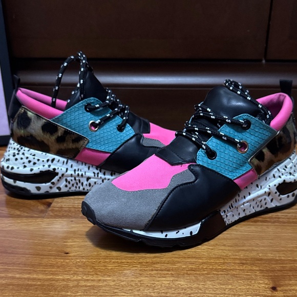 Steve Madden Black, Pink, and Blue Women's Sneakers - Picture 1 of 3